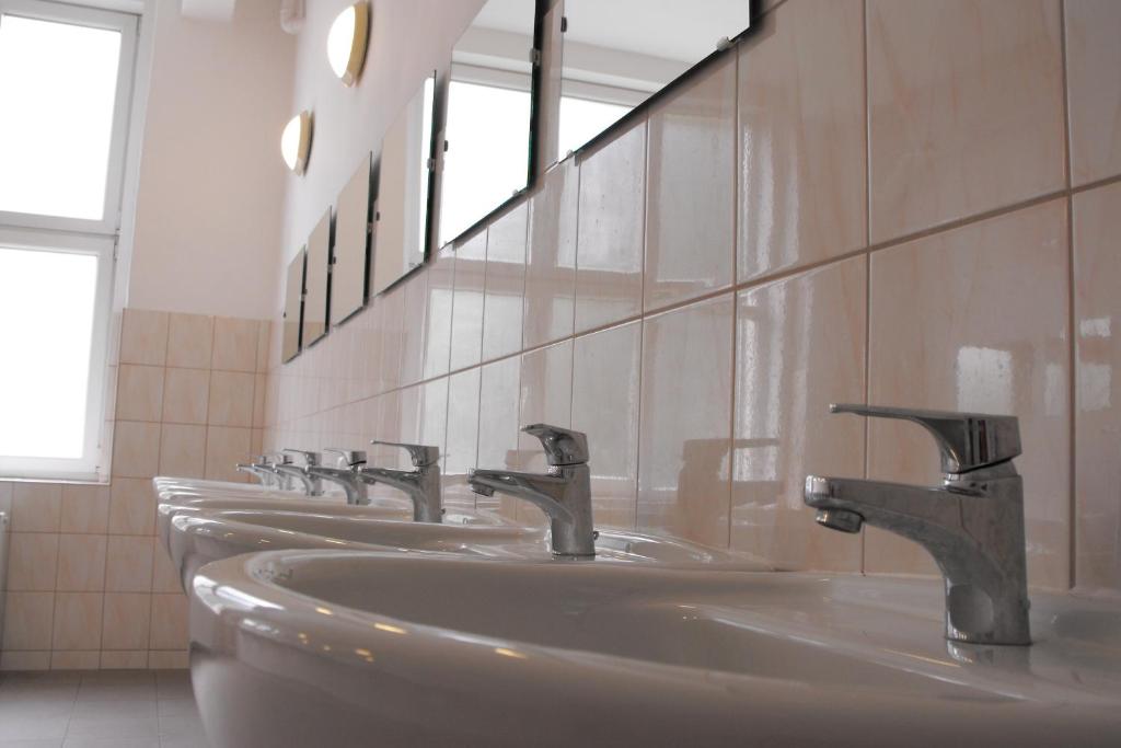 Koupelna v ubytování Mogyorodi Hostel