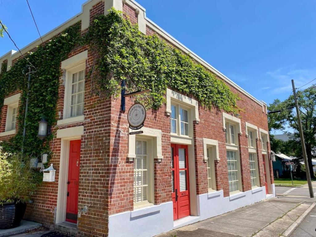 Premier Downtown Loft Building, Just Opened, Pensacola (updated prices