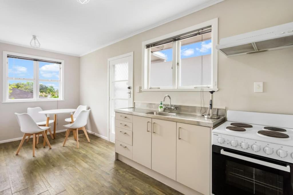 2-Bedroom Gem Near Eastern Auckland Beaches - Resim 10