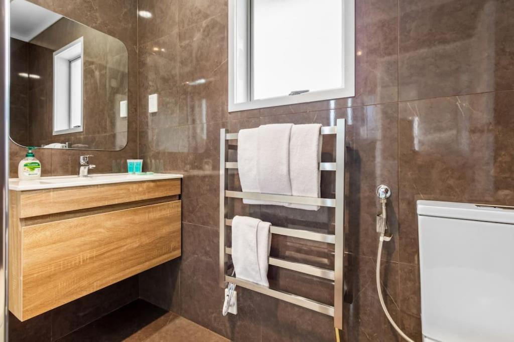 2-Bedroom Gem Near Eastern Auckland Beaches - Resim 3