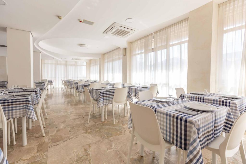 Restaurace v ubytování Hotel Ribot
