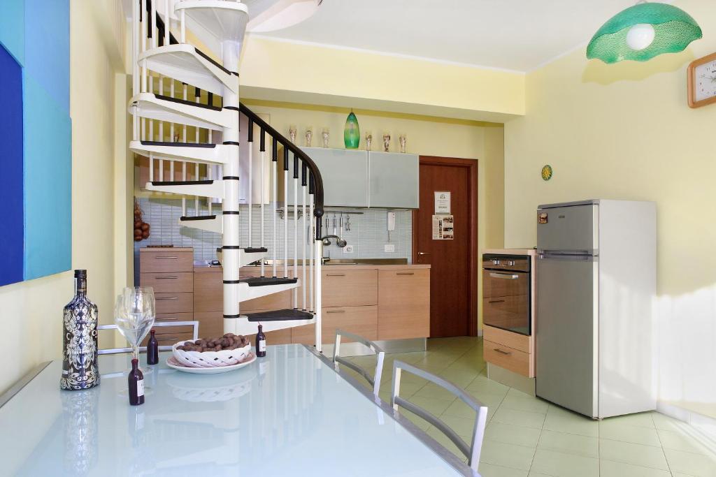 Kuchyňa alebo kuchynka v ubytovaní Adriana casa vacanze mare Etna Sicilia