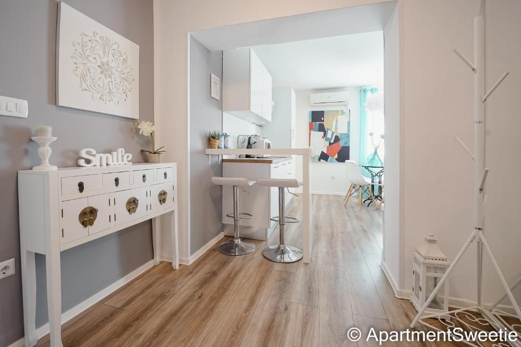 Kuchnia lub aneks kuchenny w obiekcie Apartment Sweetie center Pula with FREE PARKING - Hedone Amphitheater