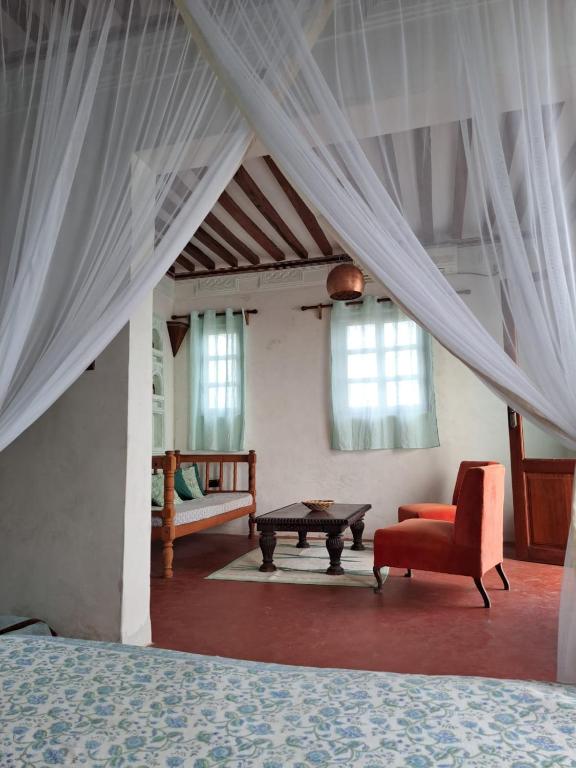 Posezení v ubytování Pwani House - Lamu Seafront