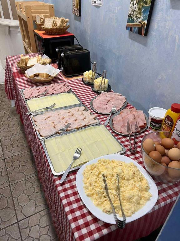 Jídlo v hotelu nebo okolí