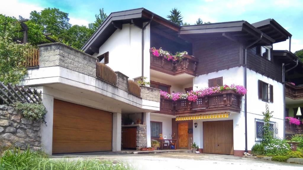 Budova, v ktorej sa apartmán nachádza