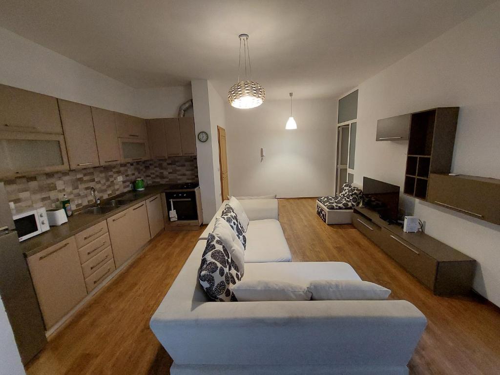 Shkodra City Center Apartment Nr 4 - Image 8