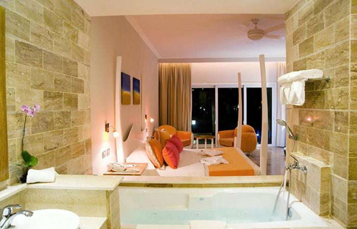 Posezení v ubytování Oceanside Junior Suites at 5 Star All-Inclusive Resort