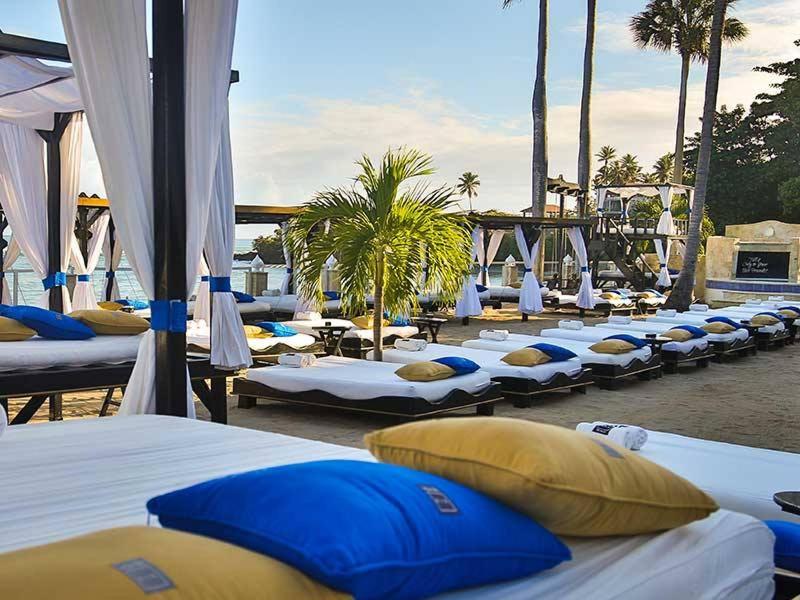 Restaurace v ubytování Oceanside Junior Suites at 5 Star All-Inclusive Resort