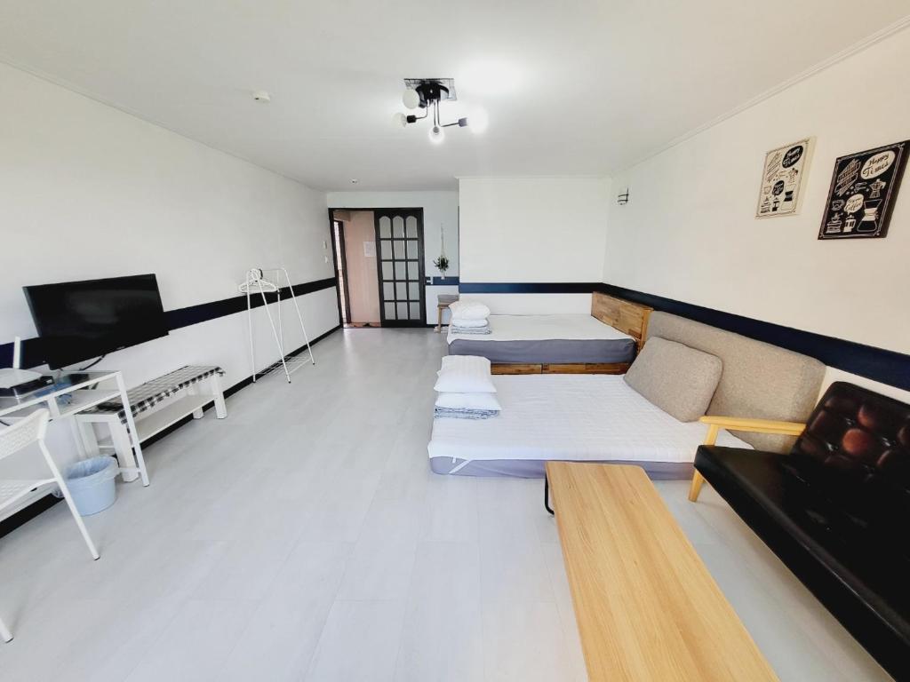 Morning Beach Pension - Queen Studio