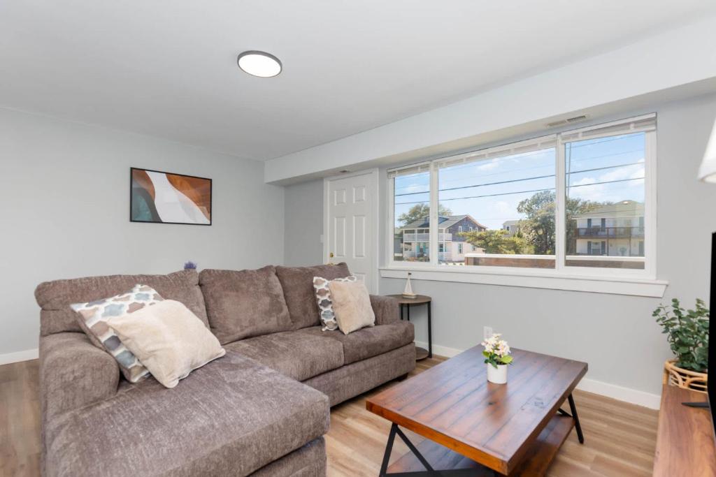 Steps to the Beach Coastal Comfort Suite, Norfolk (updated prices 2024)