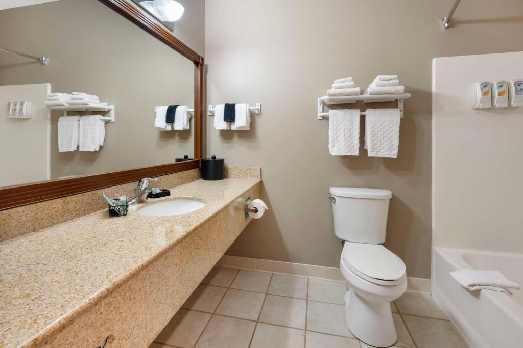 Best Western Wheatland Inn photo