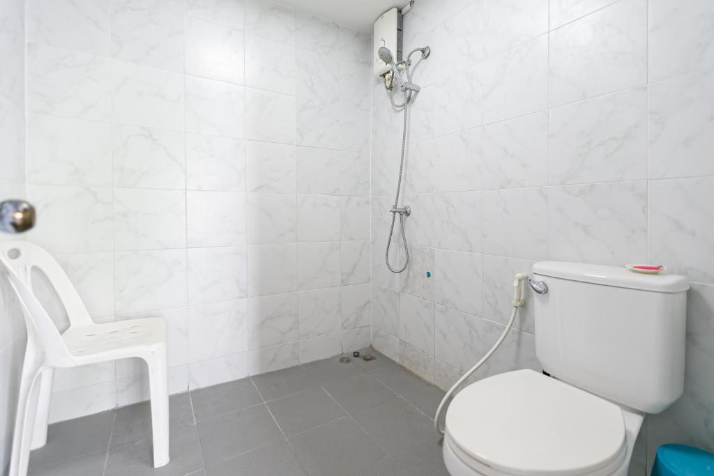 Koupelna v ubytování Wong Amat House