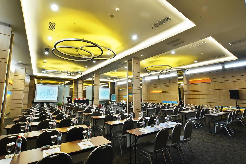 Restaurace v ubytování THE 1O1 Palembang Rajawali