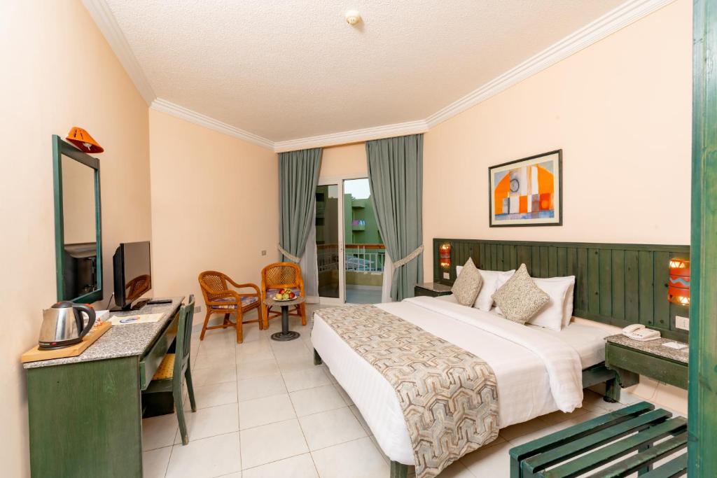 Palm Beach Resort Families and Couples only - 15