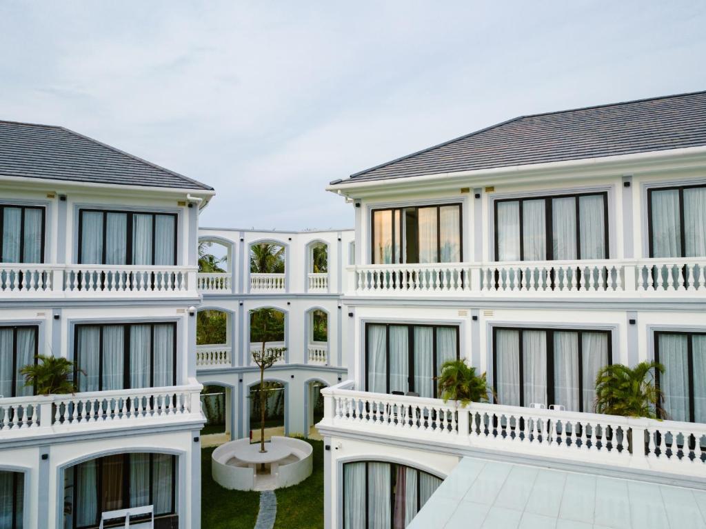 Ban công/sân hiên tại Moodhoian Riverside Resort & Spa