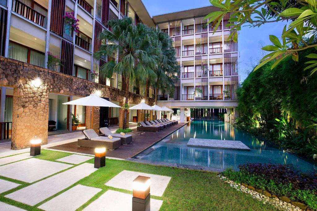 Bazén v ubytování THE HAVEN Bali Seminyak nebo v jeho okolí