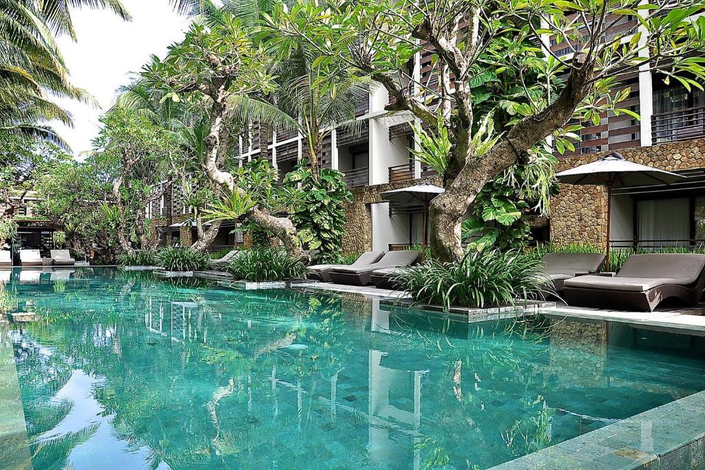Bali Beachfront Haven: Tranquil Retreat by the Ocean