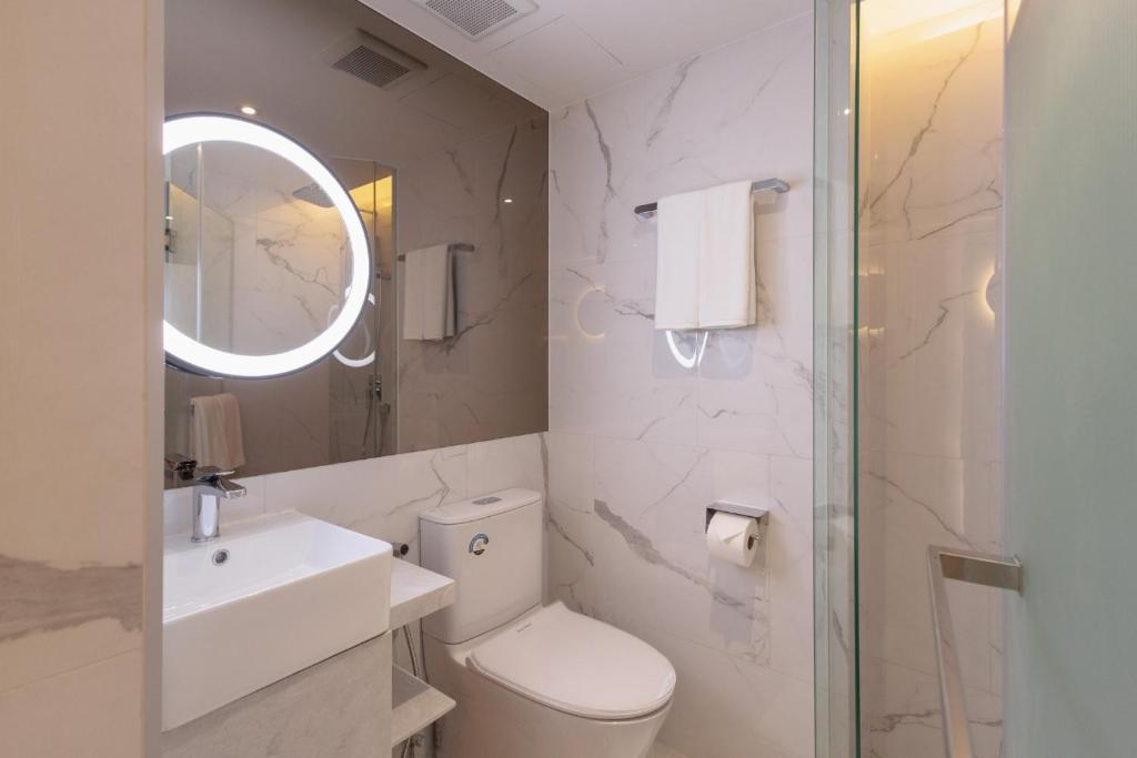 CORRIDOR 2407 - Resim 10