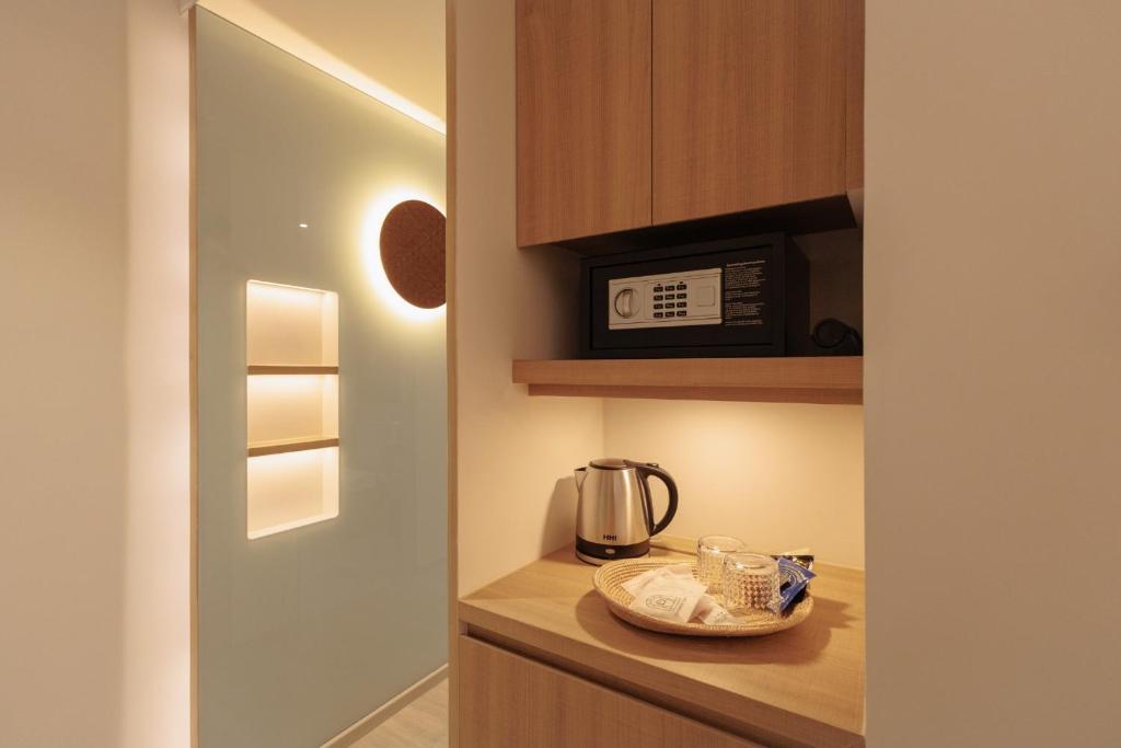 CORRIDOR 2407 - Resim 12