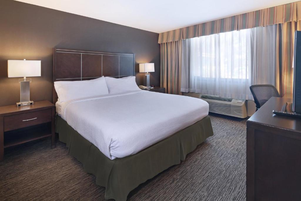 Holiday Inn Hotel & Suites Anaheim, an IHG Hotel - Suite De Dos Dormitorios