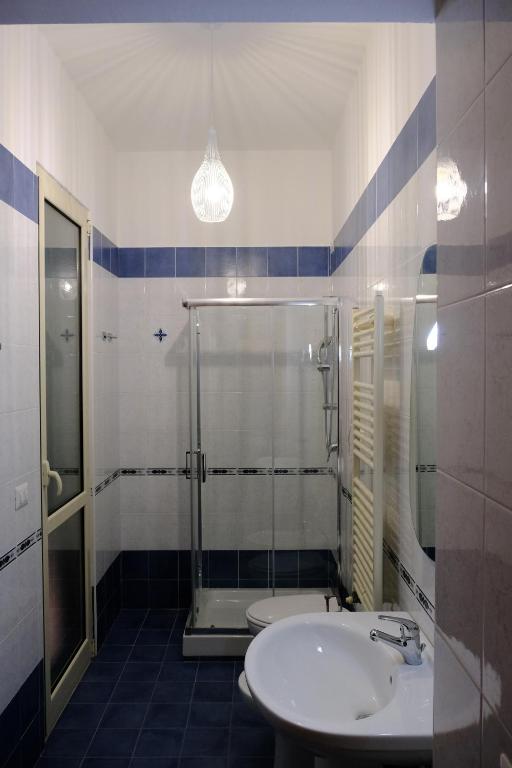 Koupelna v ubytování MATTEOTTI ROOMS