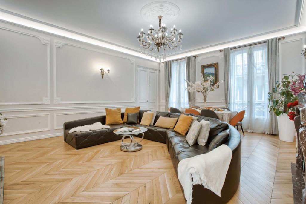 Część wypoczynkowa w obiekcie Luxueux 200m2 5CH Champs Elysées à 1min Perle Rare