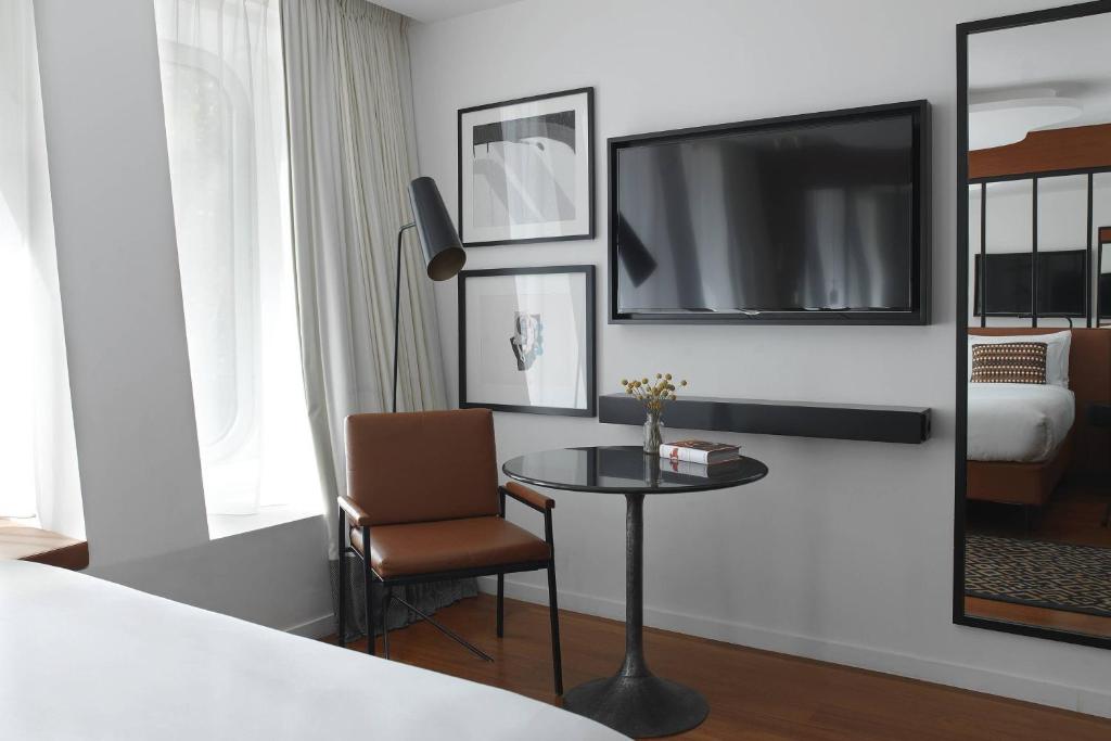 Renaissance Paris Republique Hotel & Spa - Resim 38