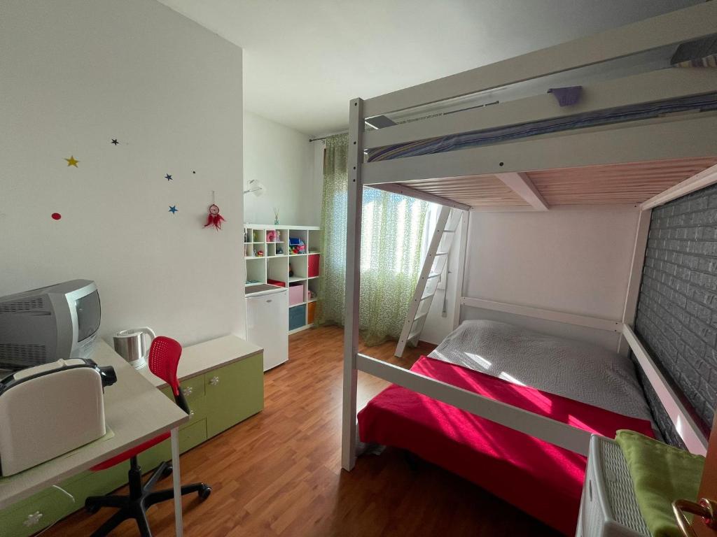 เตียงสองชั้นในห้องที่ Casa da Miki e Ico