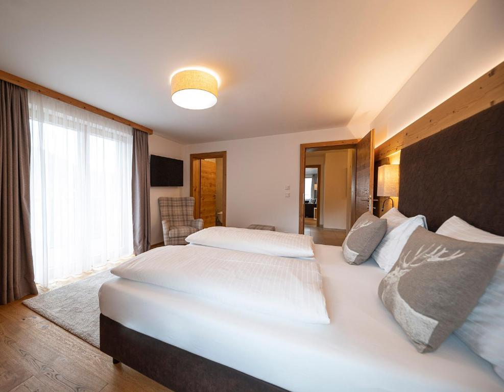 Lakeside Luxury Apartments - 2