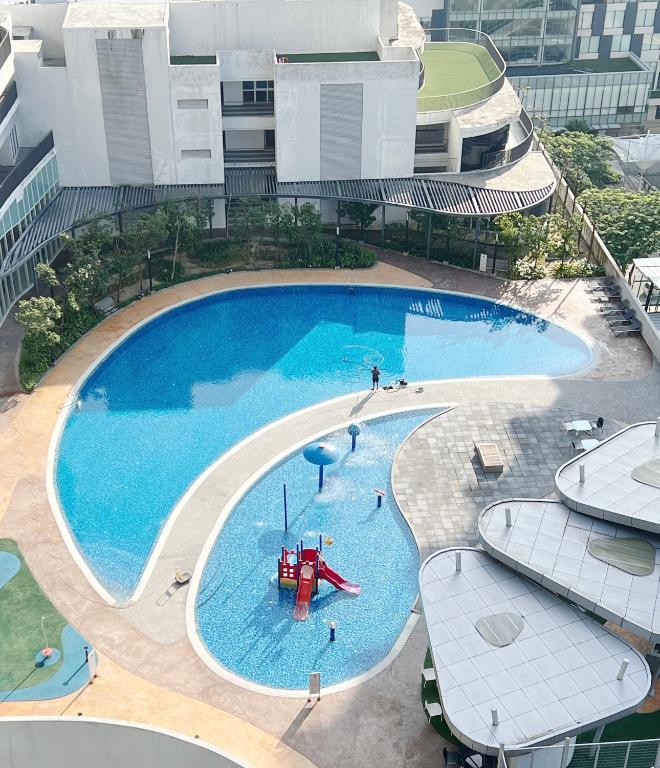 Bazén v ubytování Mins to Johor Bahru Legoland Encorp Marina Puteri Harbour Sea View nebo v jeho okolí