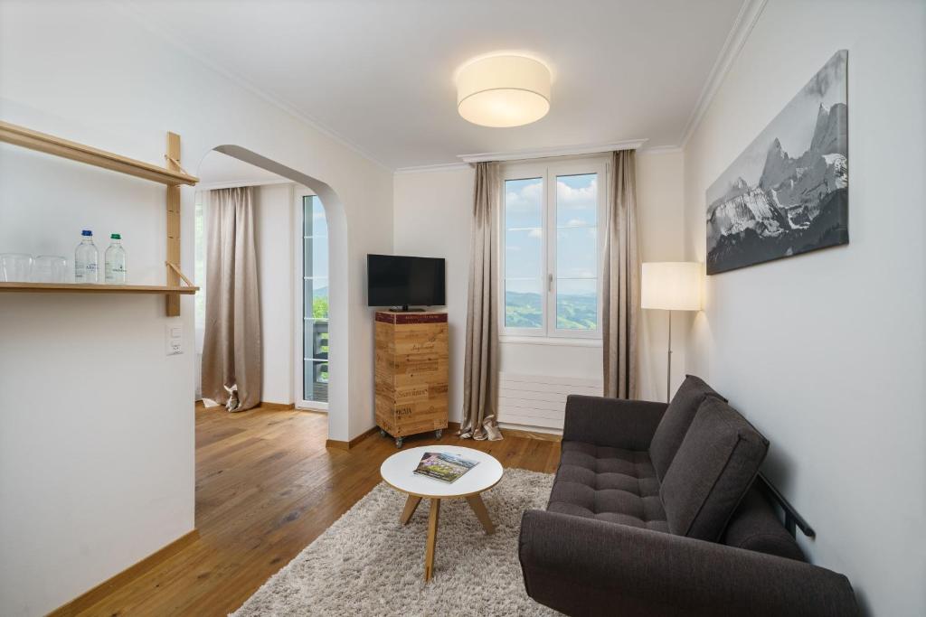 TV a/nebo společenská místnost v ubytování Boutique Hotel Moosegg