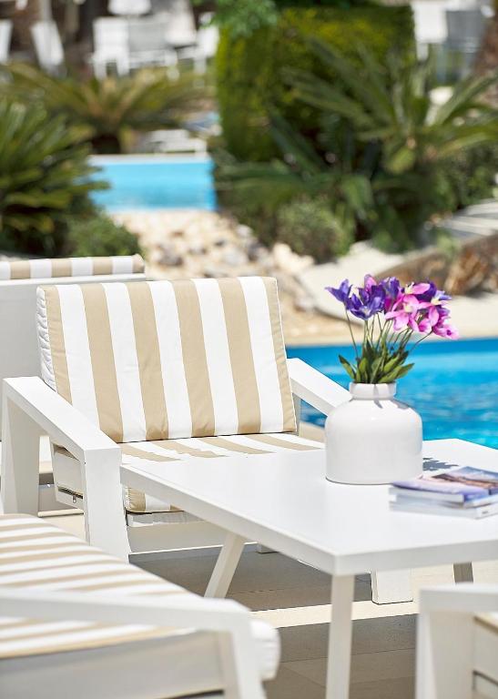 Bazén v ubytování Glavas Inn Hotel nebo v jeho okolí