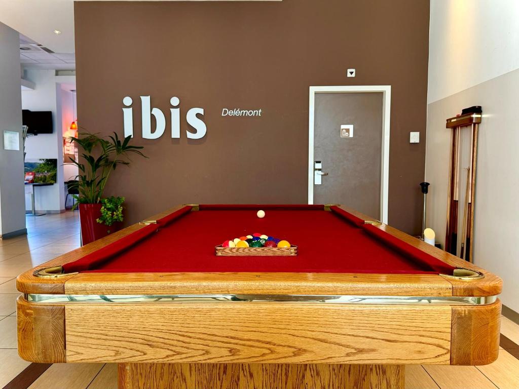 Biliár nebo kulečník v ubytování ibis Delémont