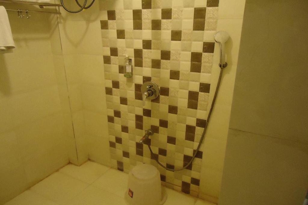 Hotel Maan Residency Satellite Road - Suite