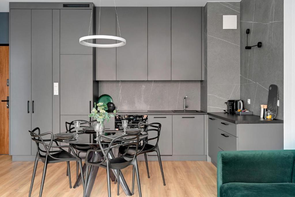 Brabank Riverside Premium Suites & Free Parking by Downtown Apartments - 4