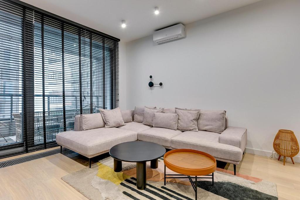 Brabank Riverside Premium Suites & Free Parking by Downtown Apartments - 11