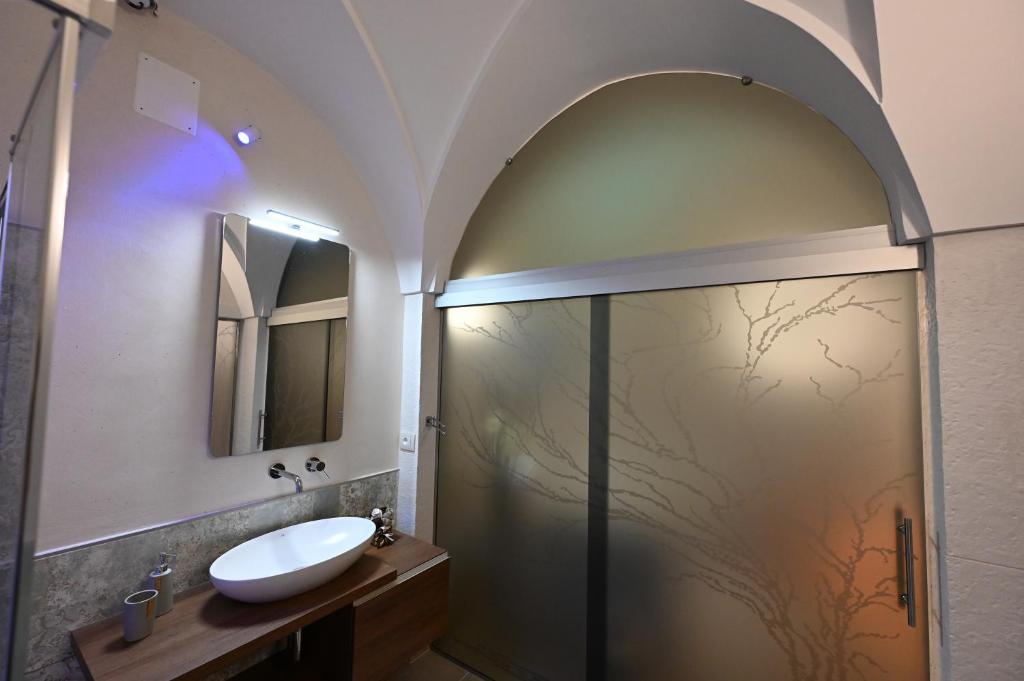 Koupelna v ubytování Suite Laurel SPA con idromassaggio