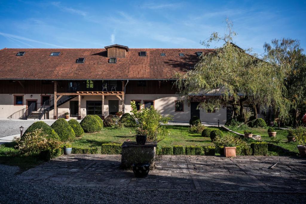 Zahrada ubytování Hôtel du DOMAINE SAINT LOUP
