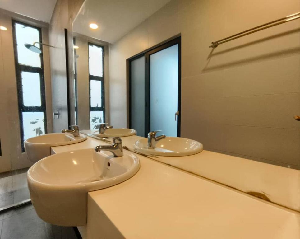 A bathroom at Mupify Homestay Gala City Gala Residences A7