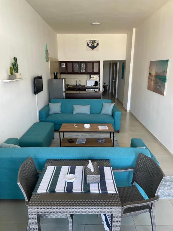 Golden Stone Beach - Housity