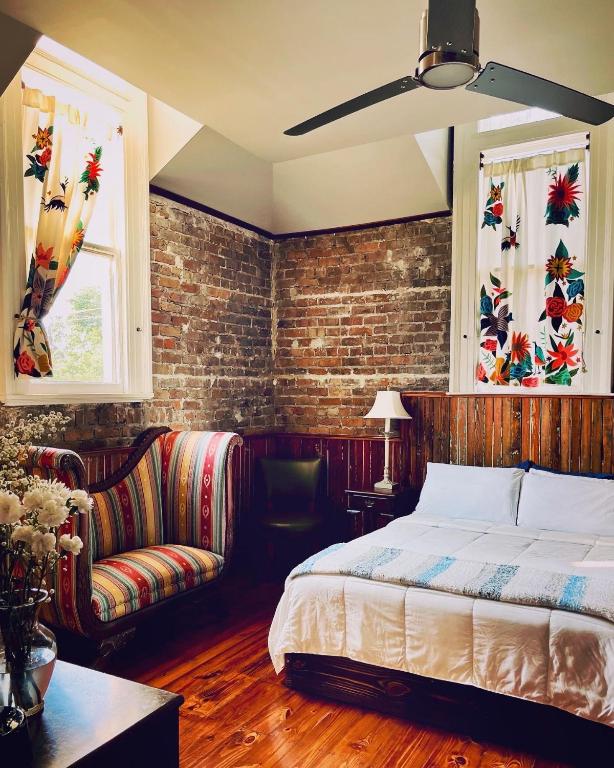 Inn at the Old Jail - Suite Queen Deluxe