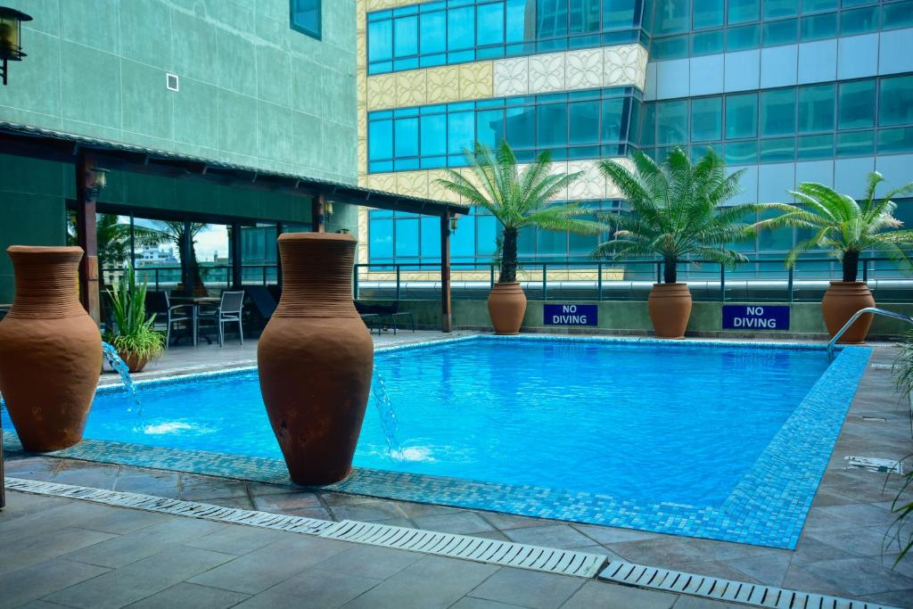 Bazén v ubytování Harbour View Suites nebo v jeho okolí