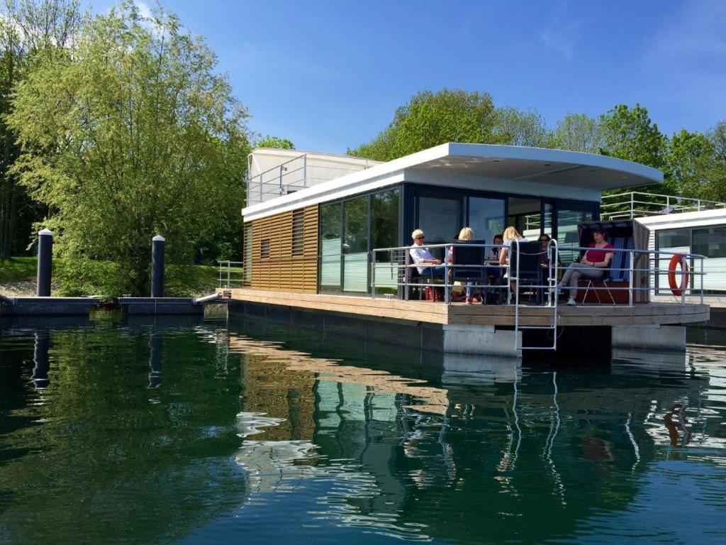 Floating 44 in Xanten Boot 5 Xanten (updated prices 2025) Floating 44 in Xanten Boot 5 Xanten (updated prices 2025)