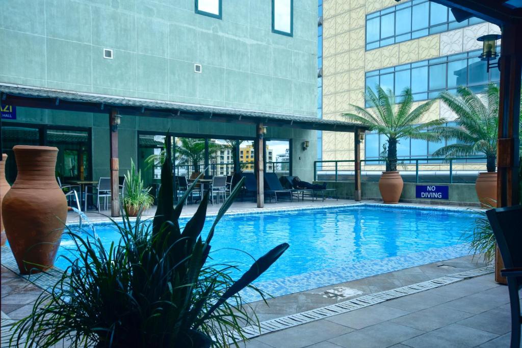 Bazén v ubytování Harbour View Suites nebo v jeho okolí