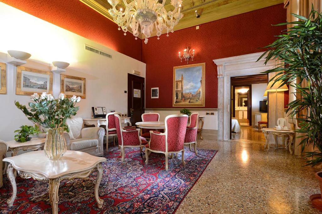 Ruzzini Palace Hotel - Suite With Balcony