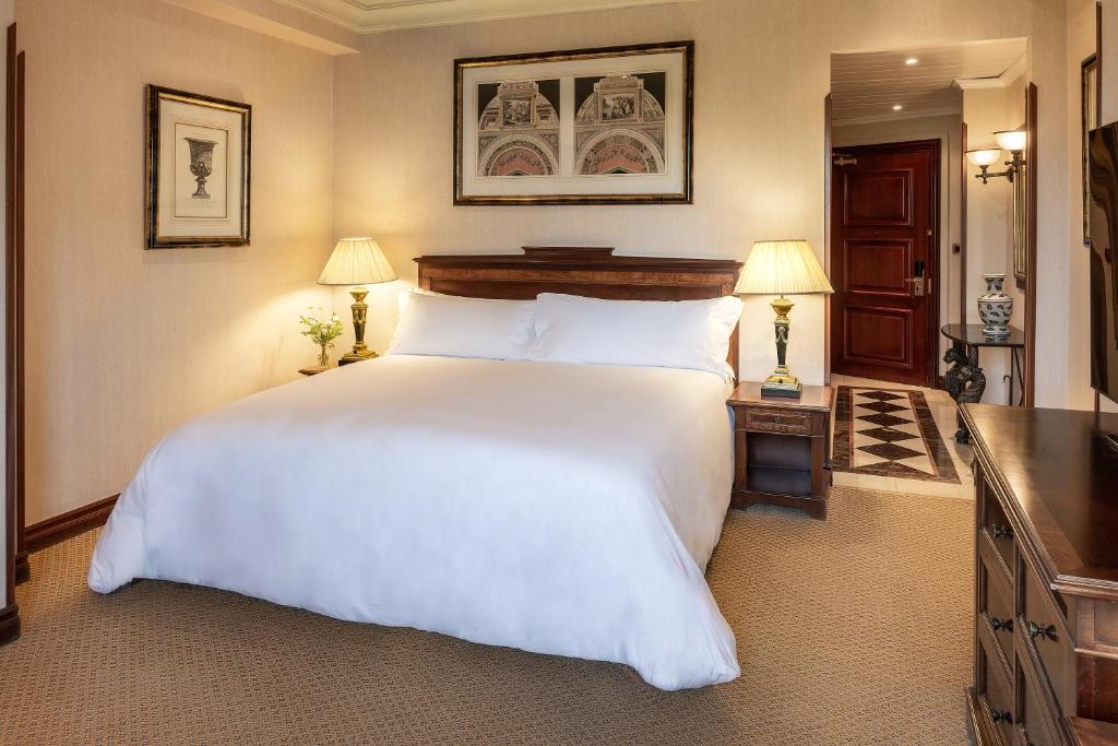 
Premium Room with Club Lounge Access
