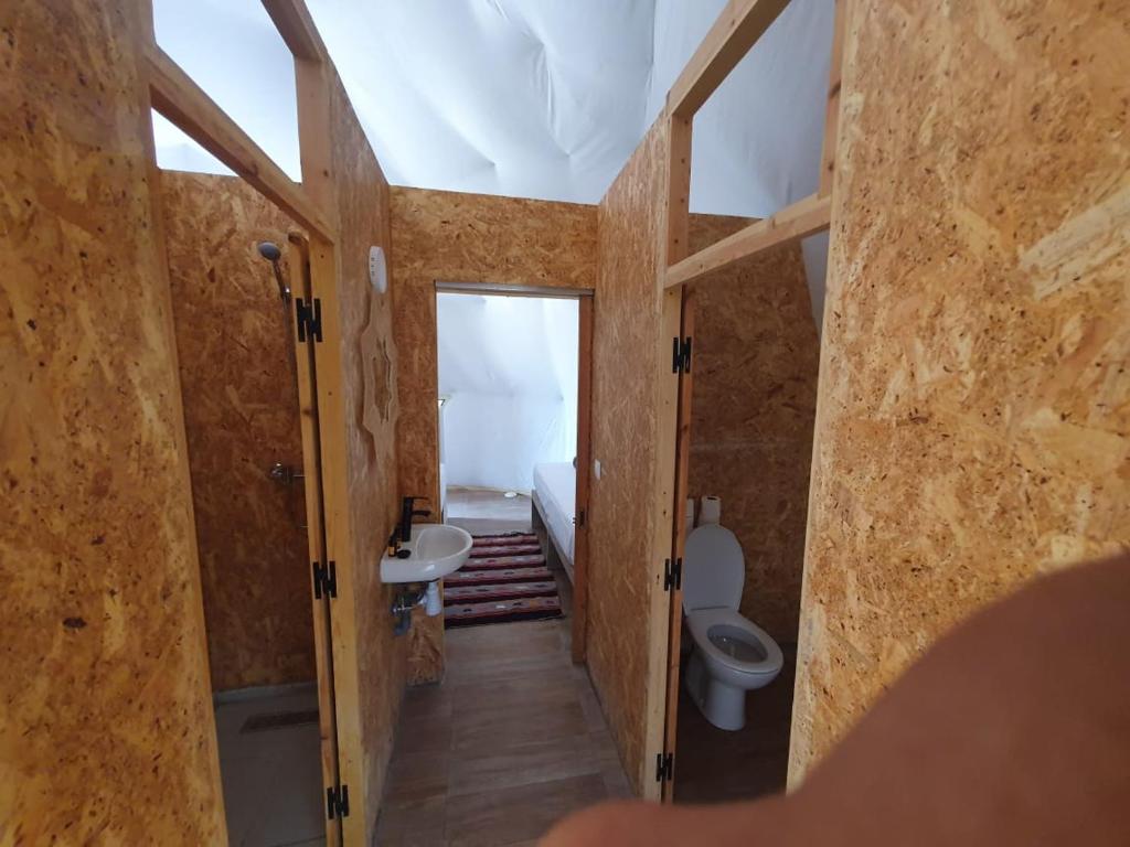 Koupelna v ubytování Tassourt Lodge