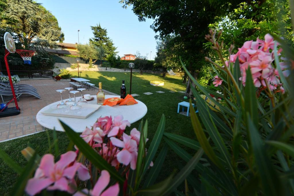 A garden outside Le Palme Sona