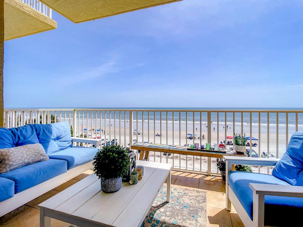 High End Luxury Malibu Condominium ~ Beachfront Balcony Overlooking Pool Spa ~ MB302